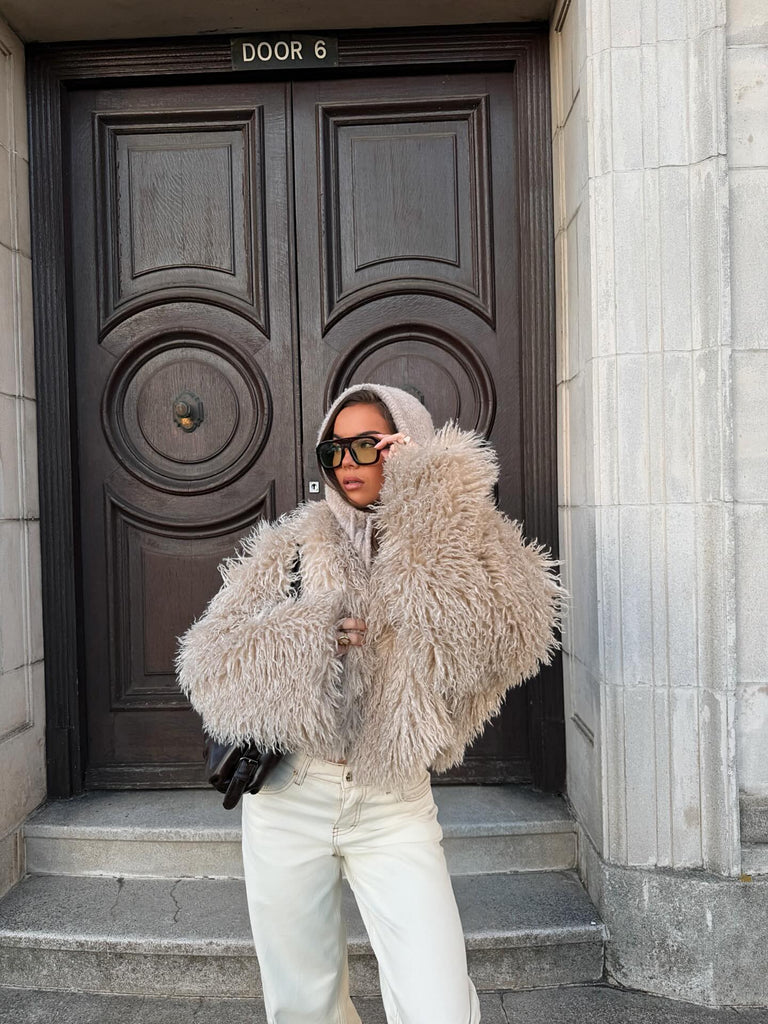 Virginia Cropped Faux Fur Jacket - Taupe – Peppermayo Canada